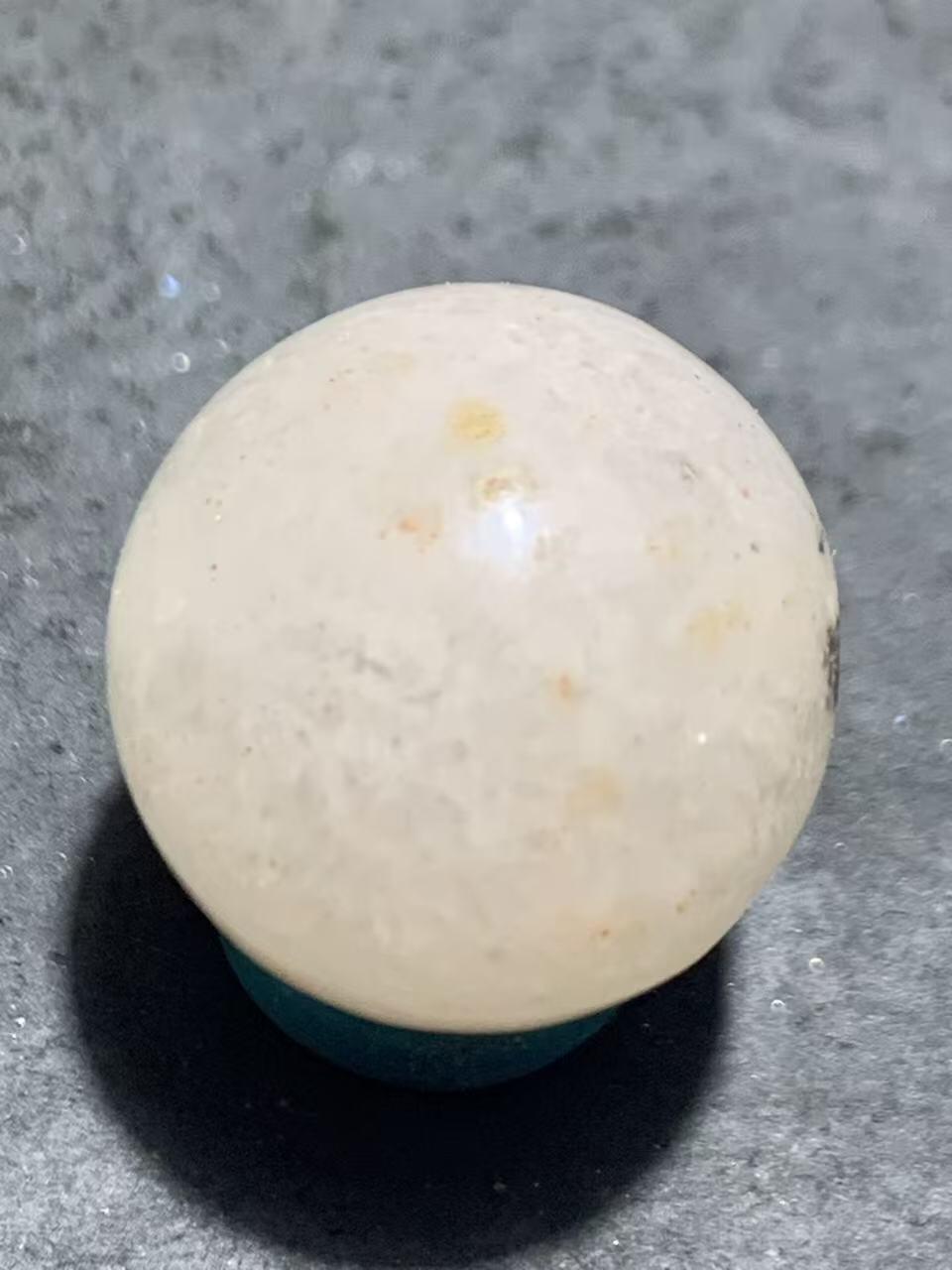 精美冰飘战国红玛瑙随形圆珠一颗