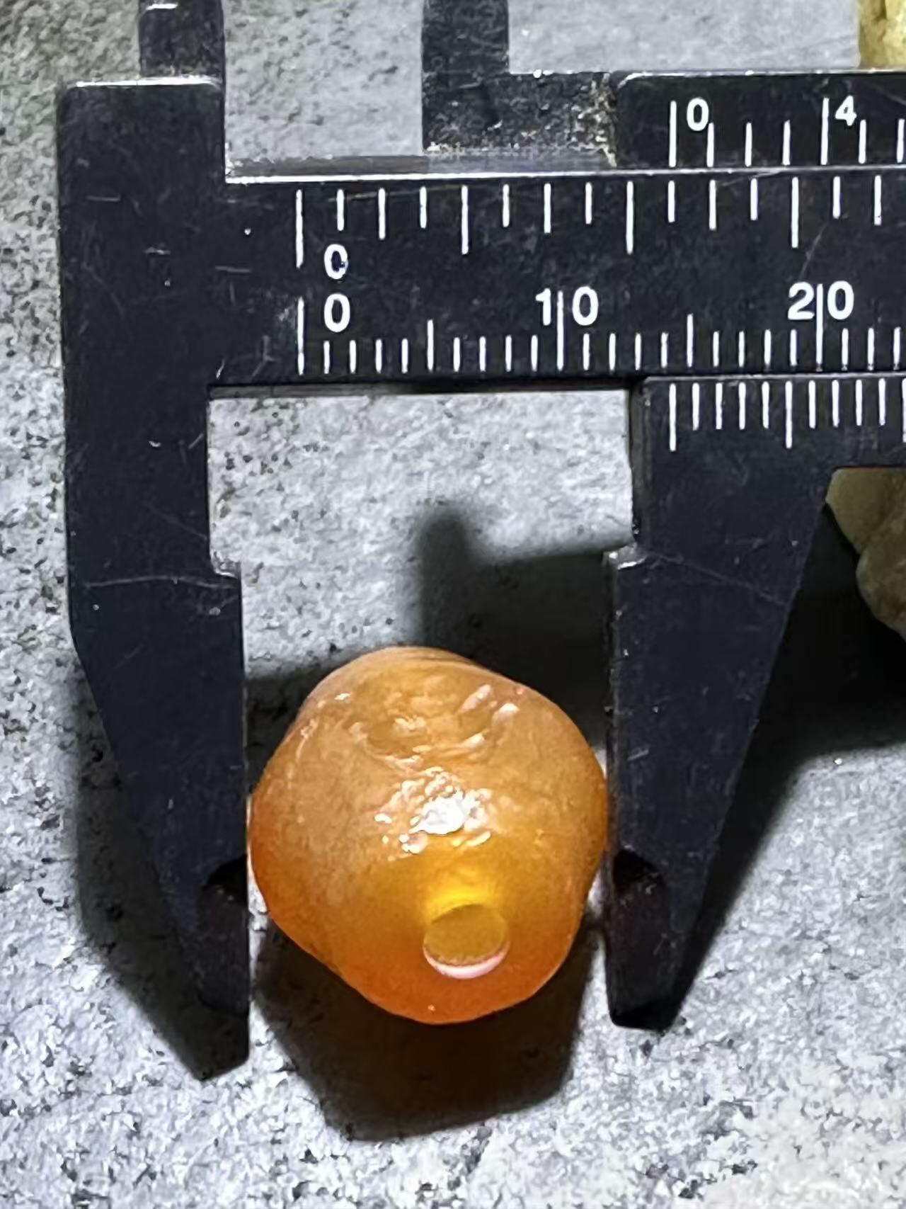高玉化风化纹玛瑙通货随形碟珠一颗