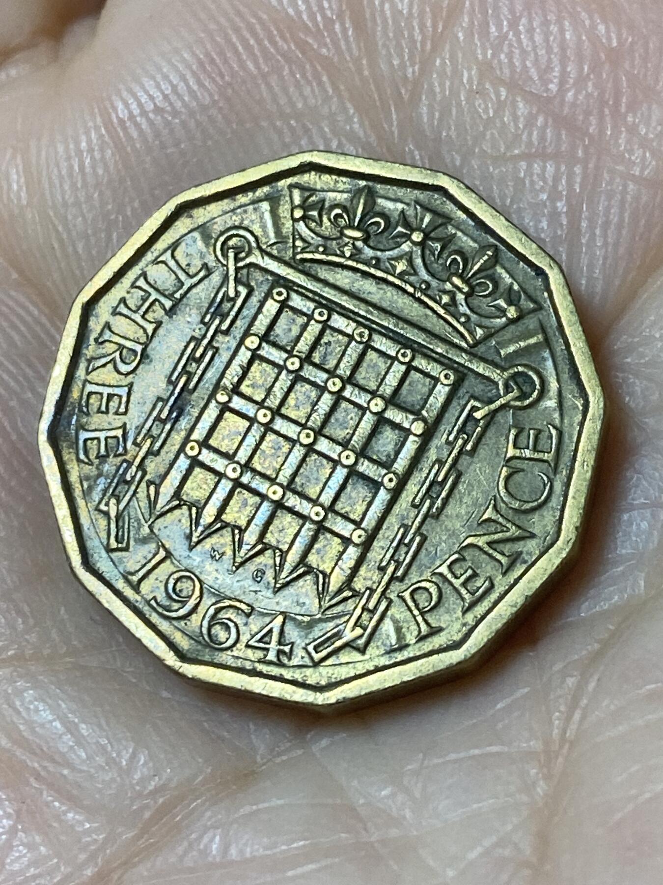2025年第一百一十场(总第一百三十六场）外国好品散币(免佣金) 英国🇬🇧1964年3便士(伊丽莎白二世青年桂冠第二版)