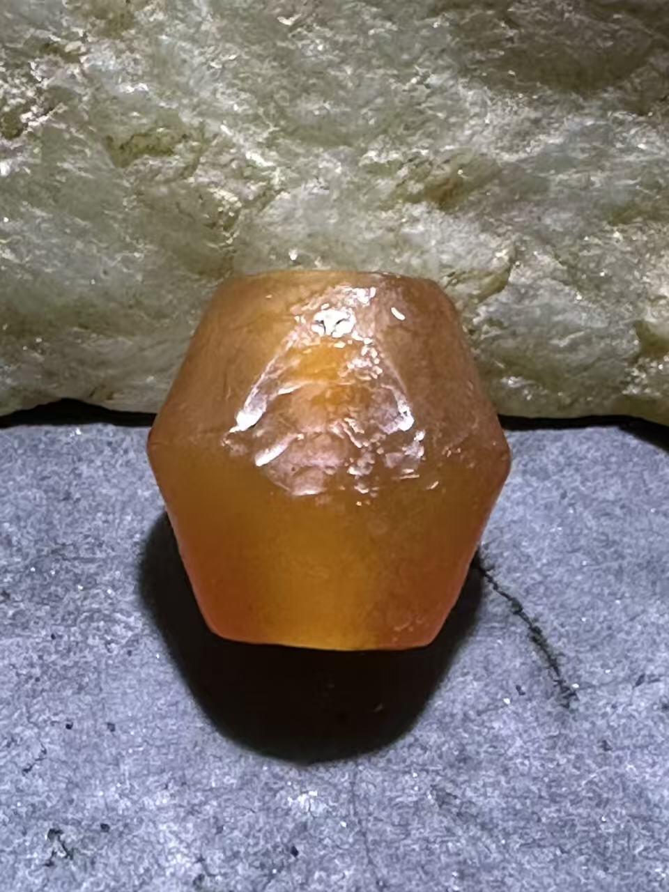 高玉化风化纹玛瑙通货随形碟珠一颗