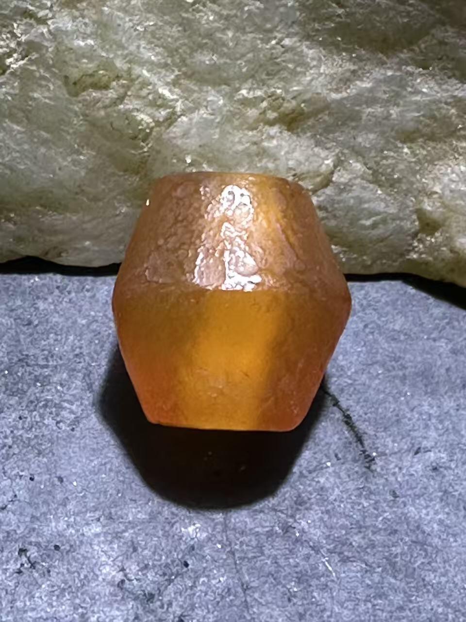 高玉化风化纹玛瑙通货随形碟珠一颗