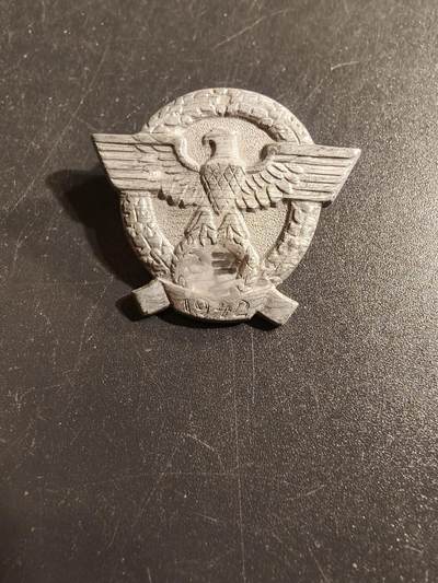 老王徽章第156期 -  德三1942警察日证章
