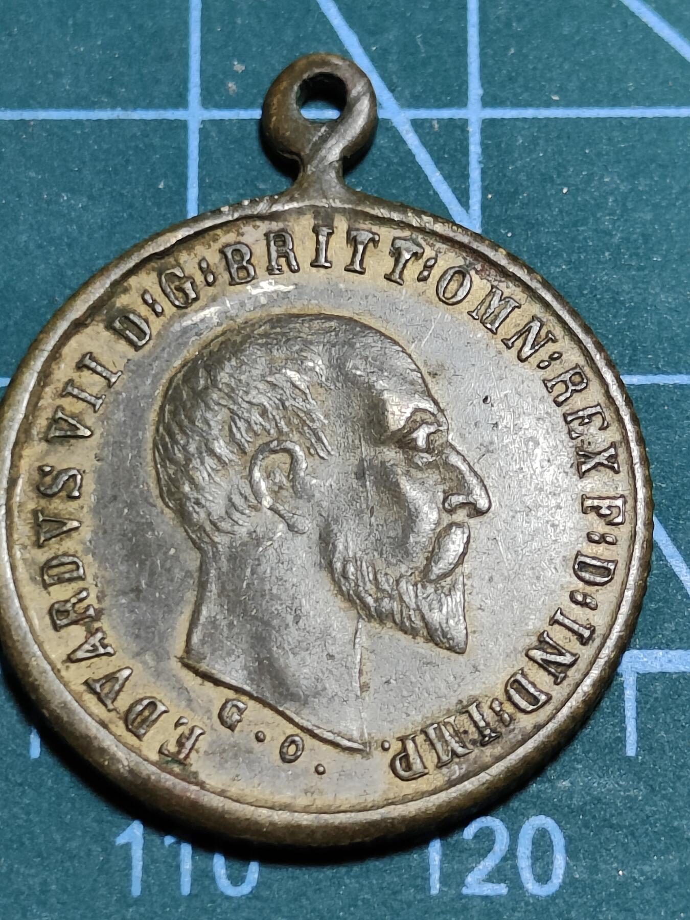 2025年第一百一十场(总第一百三十六场）外国好品散币(免佣金) 英国🇬🇧1916年小章牌(爱德华七世马剑图案纪念章)