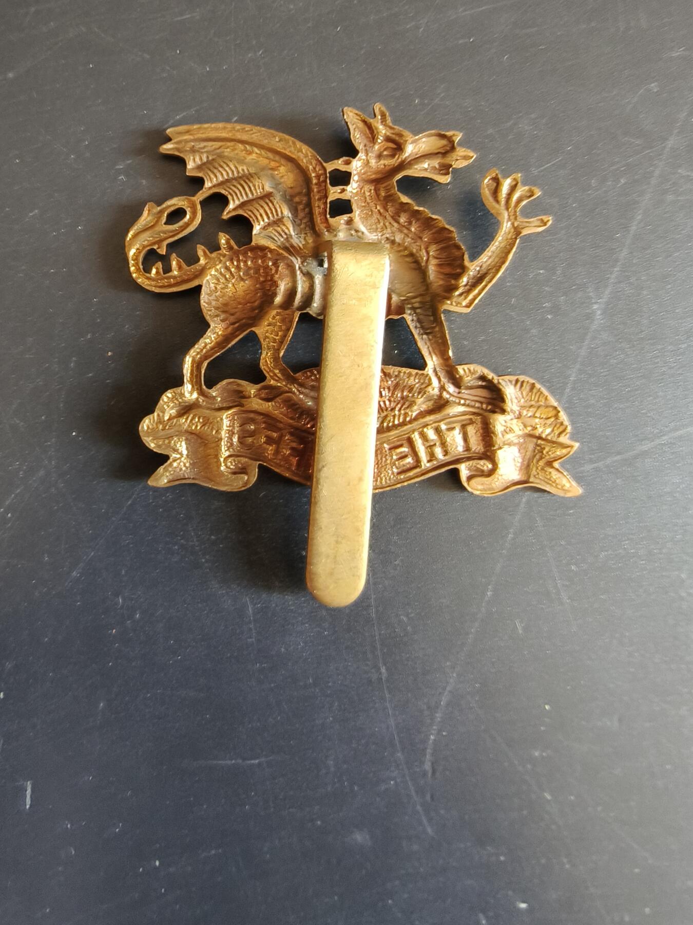 老王徽章第156期 英国皇家东肯特步兵团帽徽     一战时期 