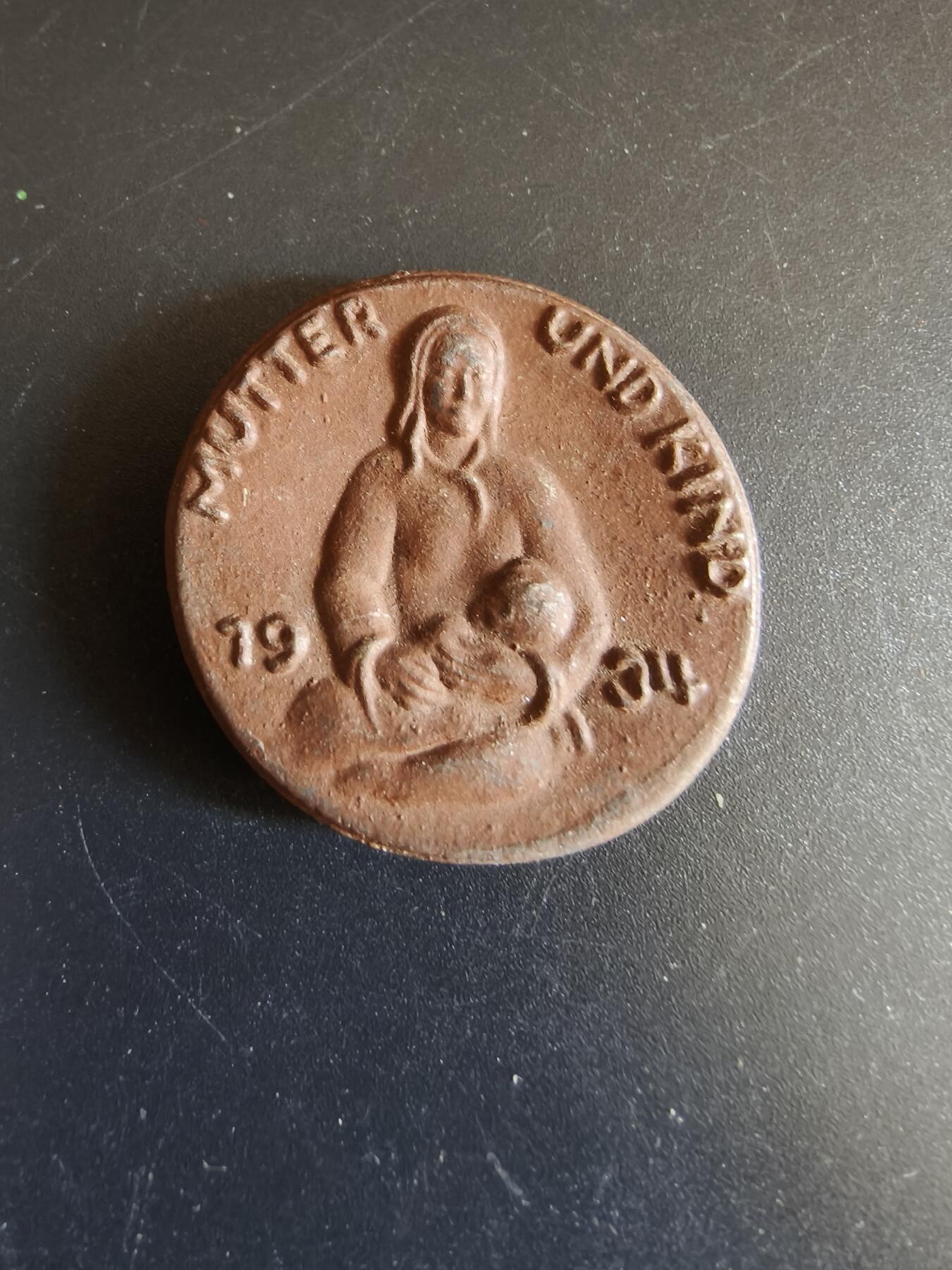 老王徽章第156期 德三1934母亲证章 