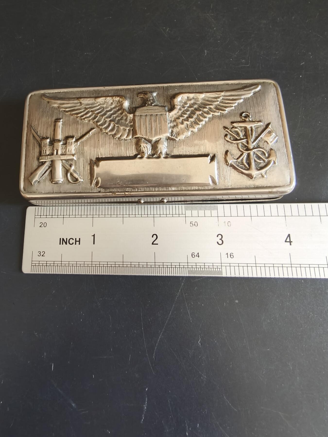 老王徽章第156期 美国军官烟盒       4×1.75英寸     71.2g