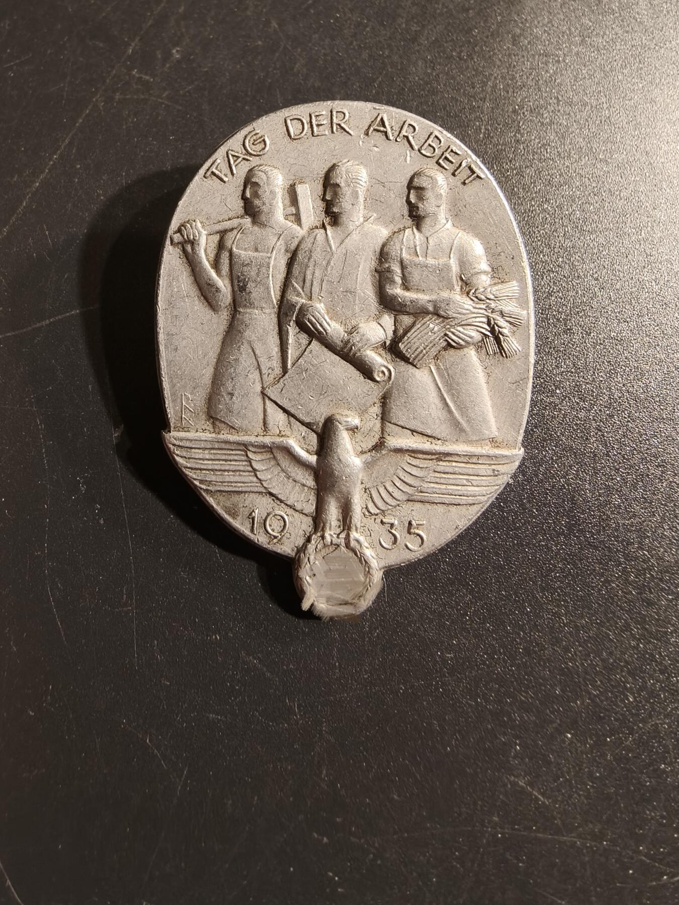 老王徽章第156期 德三1935五一劳动节证章
