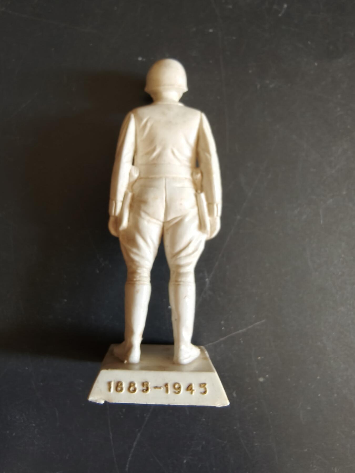 老王徽章第156期 美国巴顿将军兵人      75mm