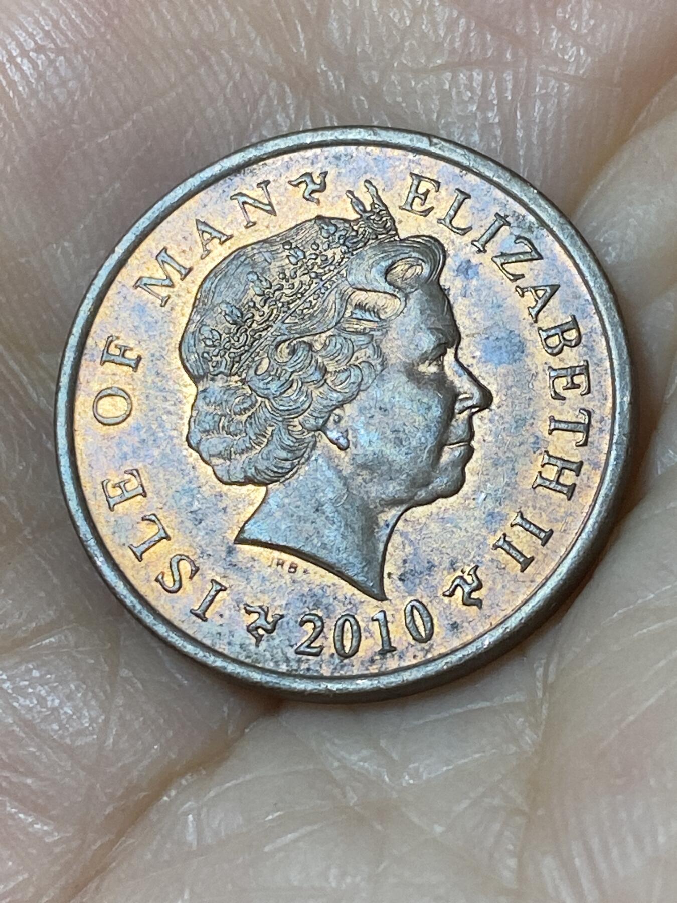 2025年第一百一十场(总第一百三十六场）外国好品散币(免佣金) 英属马恩岛🇮🇲2010年1便士(伊丽莎白二世老年版)