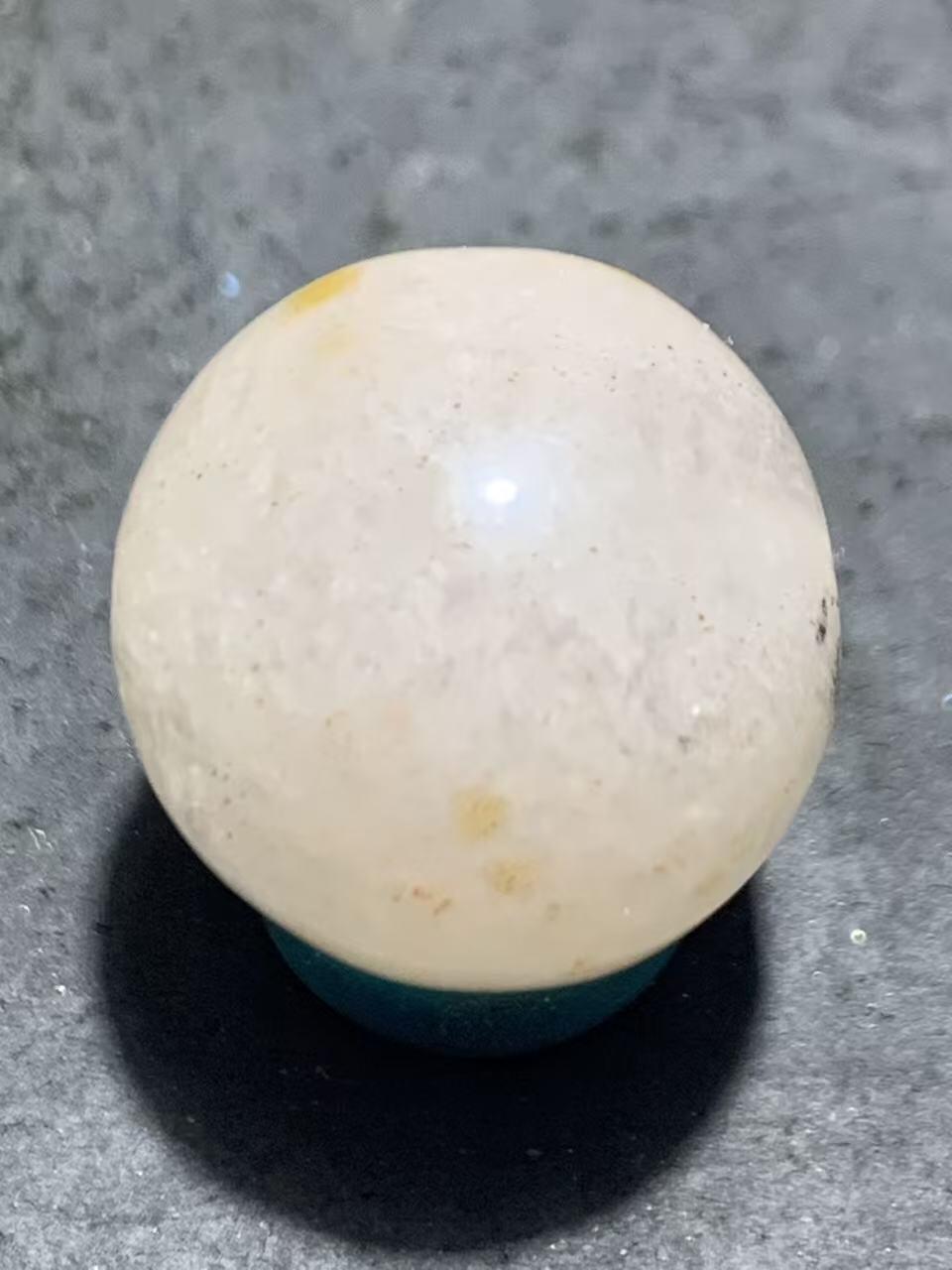 精美冰飘战国红玛瑙随形圆珠一颗