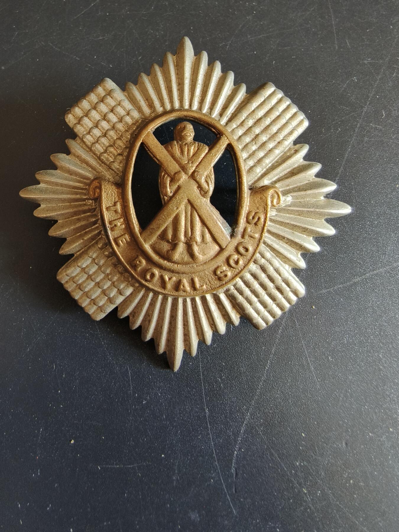 老王徽章第156期 英国皇家苏格兰步兵团帽徽     一战时期 