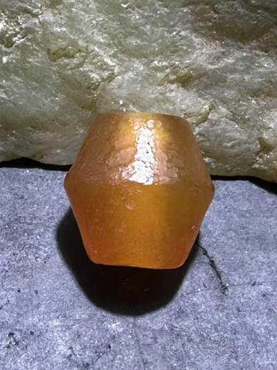 高玉化风化纹玛瑙通货随形碟珠一颗 - 高玉化风化纹玛瑙通货随形碟珠一颗