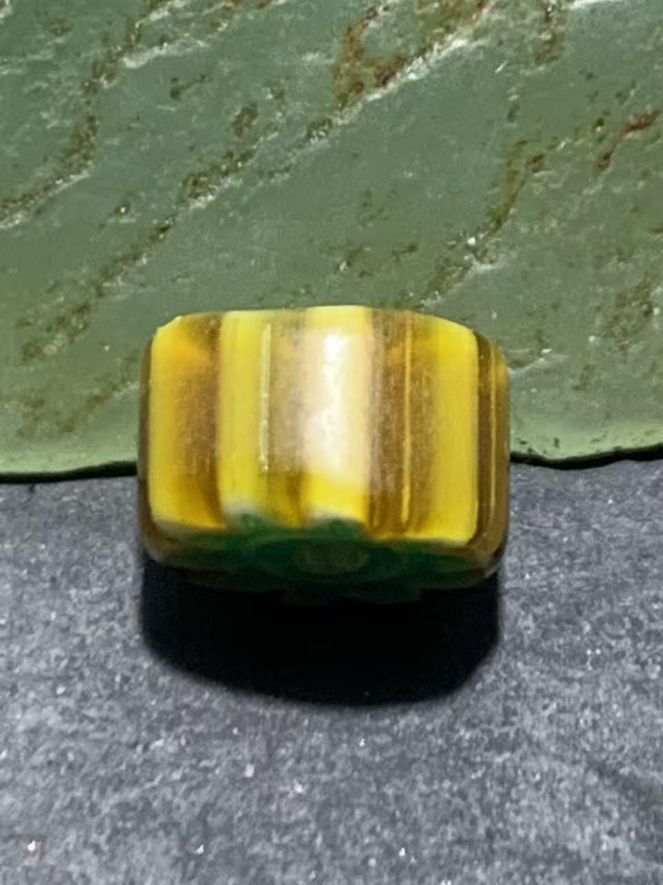 尼泊尔古法手做老琉璃珠一颗，