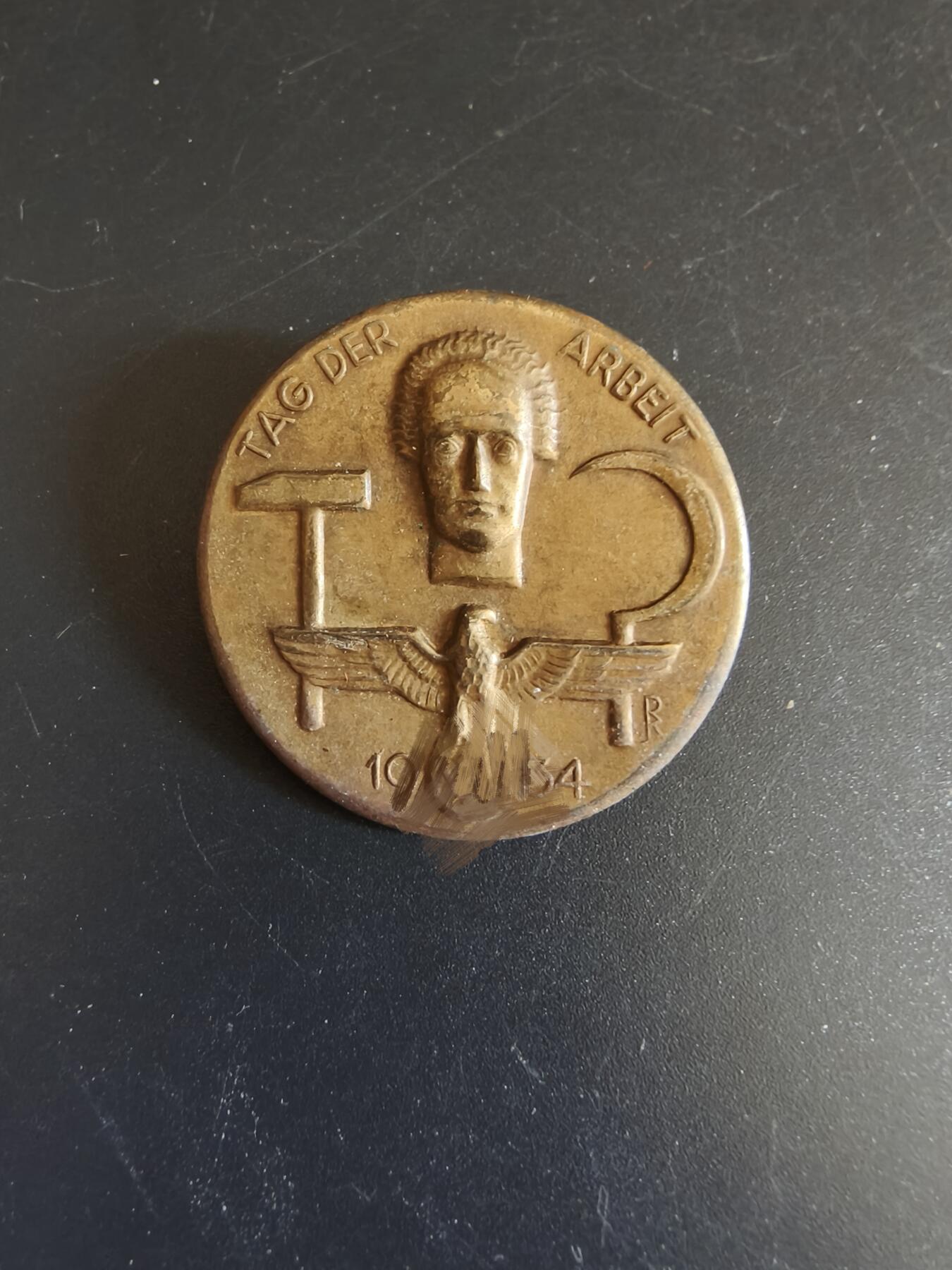 老王徽章第156期  德三1934五一劳动节证章