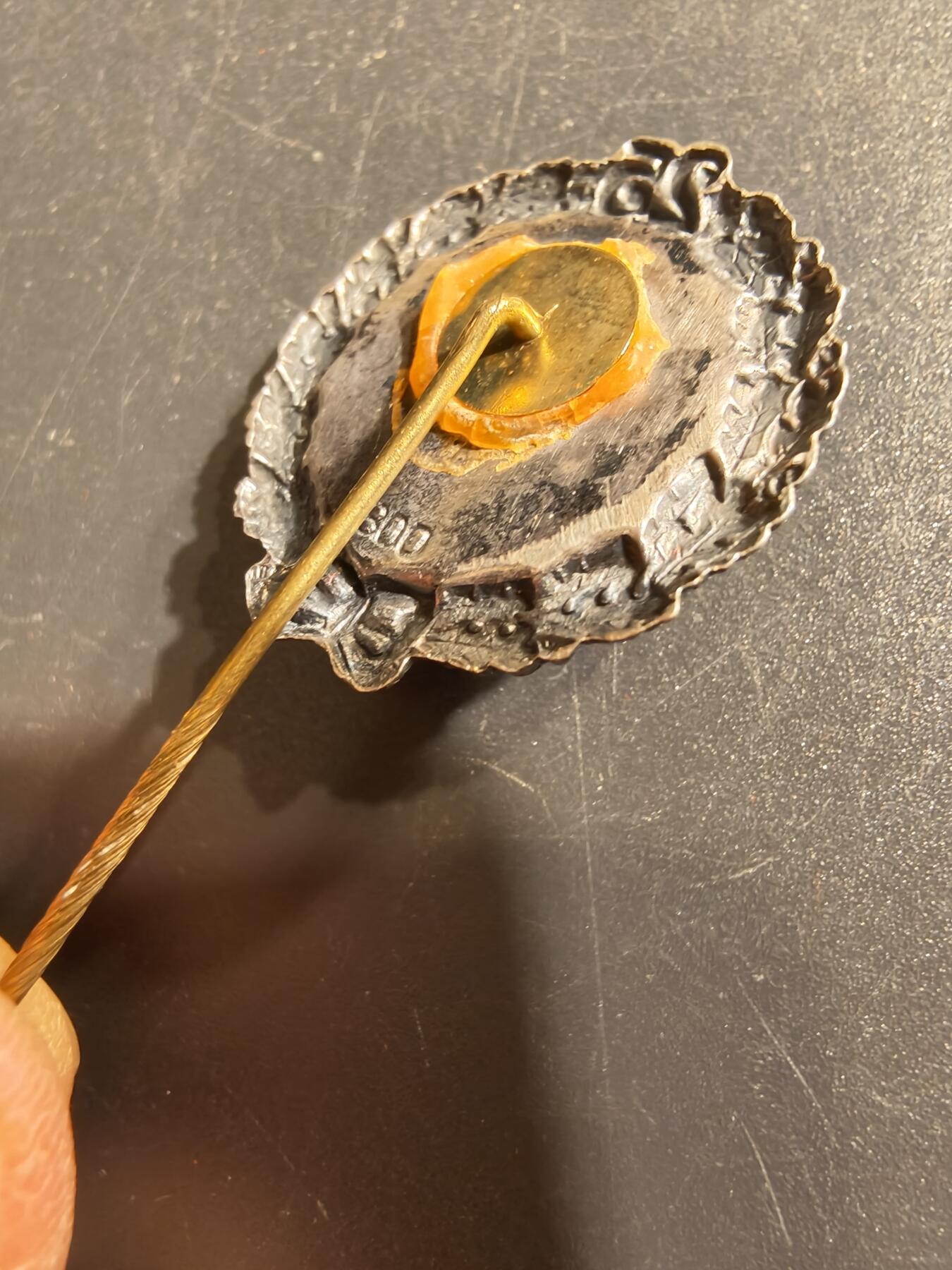 老王徽章第156期 德国设计协会25年会员针插    800银质珐琅      7.1g