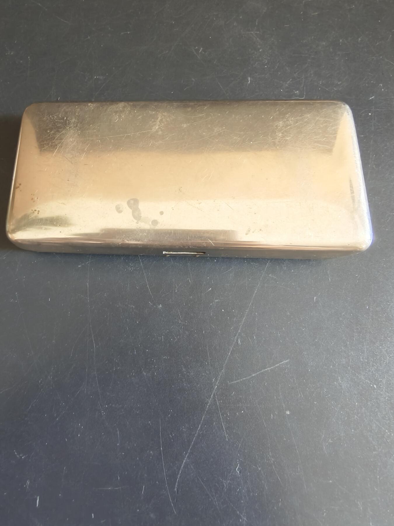 老王徽章第156期 美国军官烟盒       4×1.75英寸     71.2g