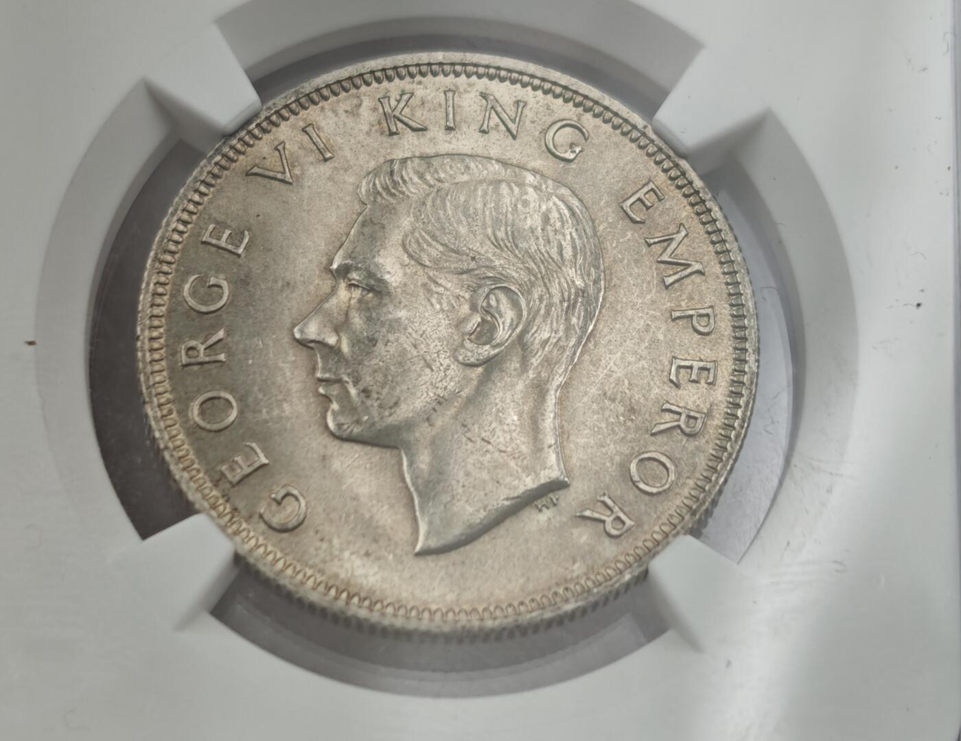 瓶子🏺第212期拍卖会  1940年新西兰半克朗银币  NGC MS63  原光