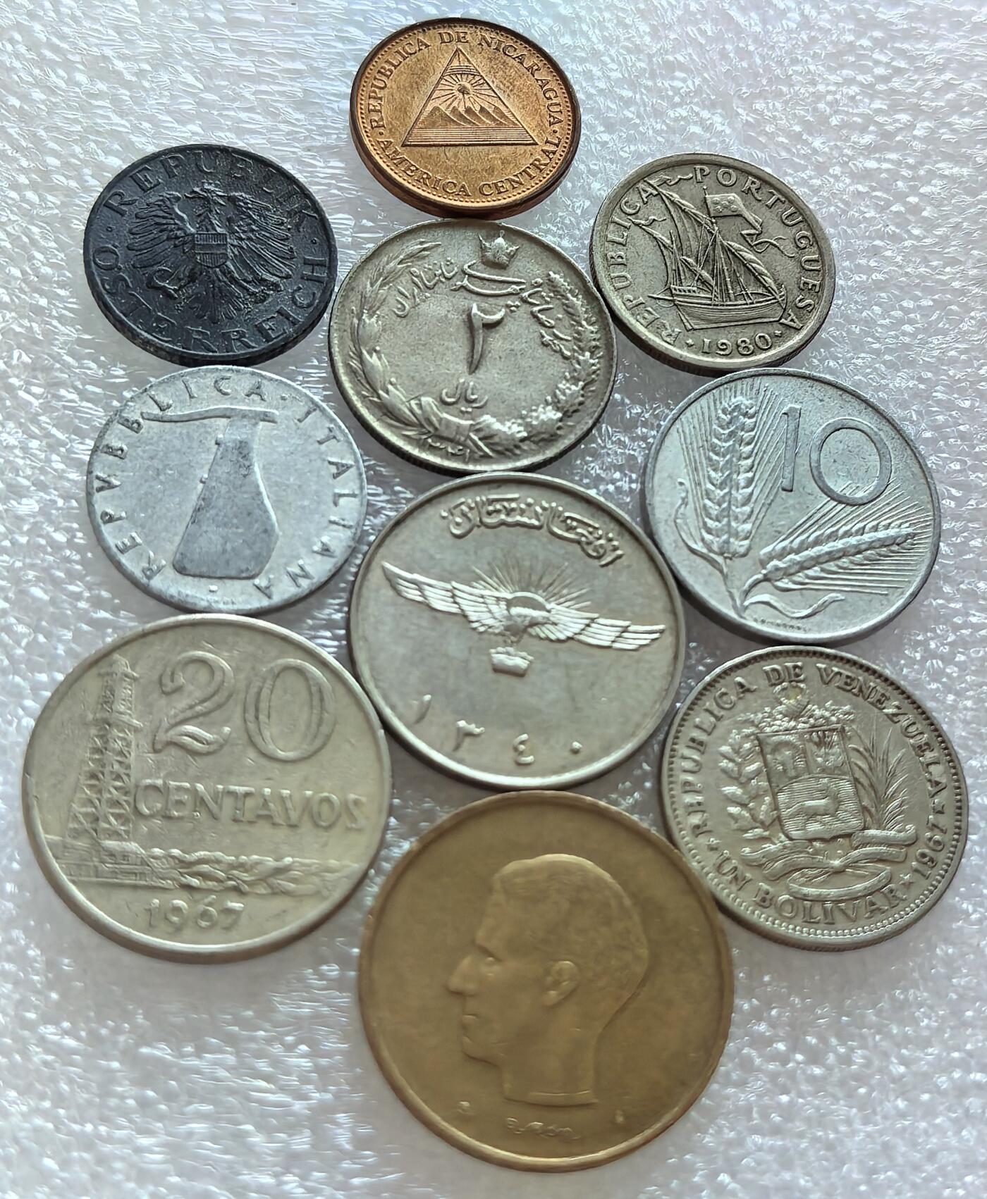 外国优质纪念币银币，周六晚上九点倒数截拍，满百包邮，可寄存半年，喜欢朋友微信扫描二维码可直接参拍 比利时委内瑞拉等散币