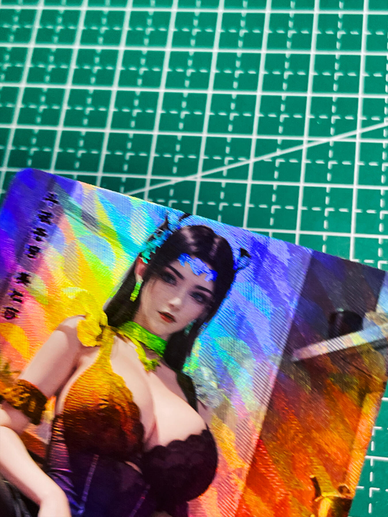 显眼宝34期 佣金1起 10月15日晚22:30截止  嘎嘎鸭 美杜莎女王 折光彩闪 一张 63*88