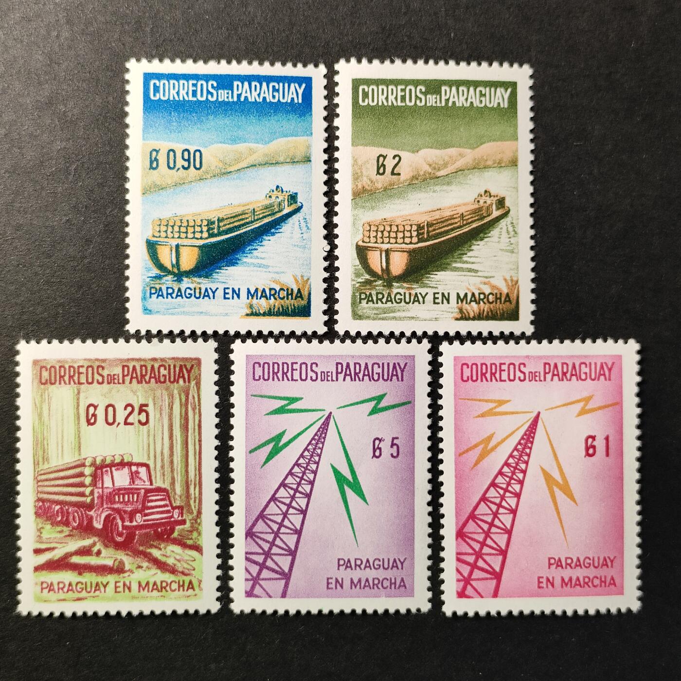 ↓君缘收藏623期☞钱币邮品↓无佣金、可寄存、满30元包邮  巴拉圭邮票，1961年国家建设·装载原木的摩托艇和发射塔邮票
