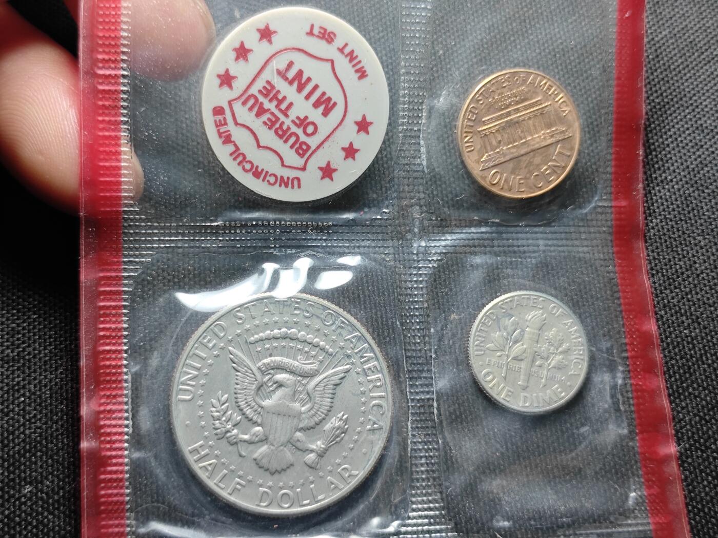 KK钱币收藏小铺  （套币 批量/好品散币 银币）专场  2月预留时间 周末发货  美国1971年大小面值清年2套一封 官方造币厂原封