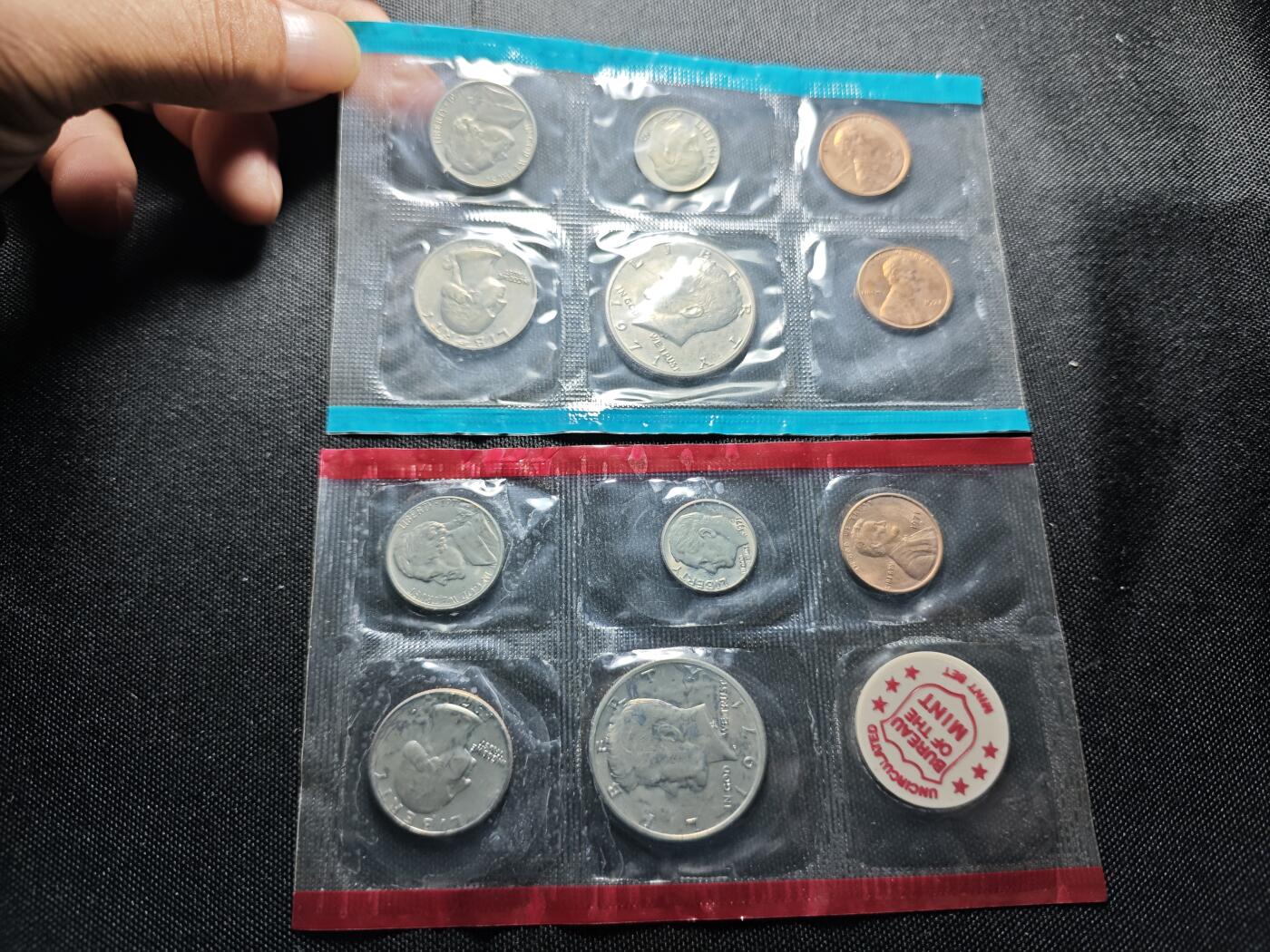 KK钱币收藏小铺  （套币 批量/好品散币 银币）专场  2月预留时间 周末发货  美国1971年大小面值清年2套一封 官方造币厂原封