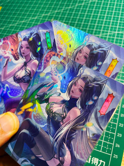 显眼宝34期 佣金1起 10月15日晚22:30截止  - 墨卡文创卡牌   墨欲封神系列     傲丙3渐变艺术  共3张   折彩工艺   大卡尺寸  63*88