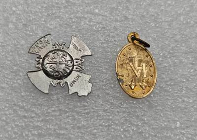 瓶子🏺第212期拍卖会  宗教章牌2枚