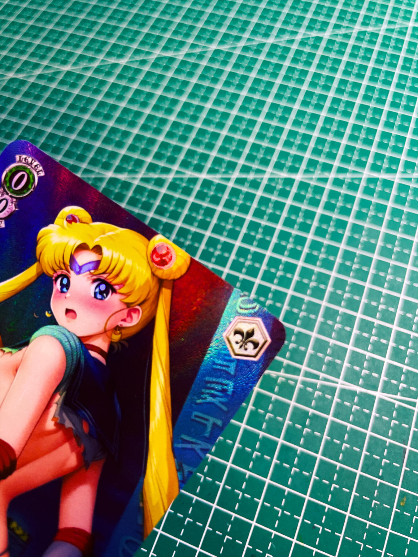 显眼宝34期 佣金1起 10月15日晚22:30截止  嘎嘎鸭卡牌   超级经典绝版卡    美少女战士   战损月野兔   共1张   折彩工艺   小卡尺寸  60*87