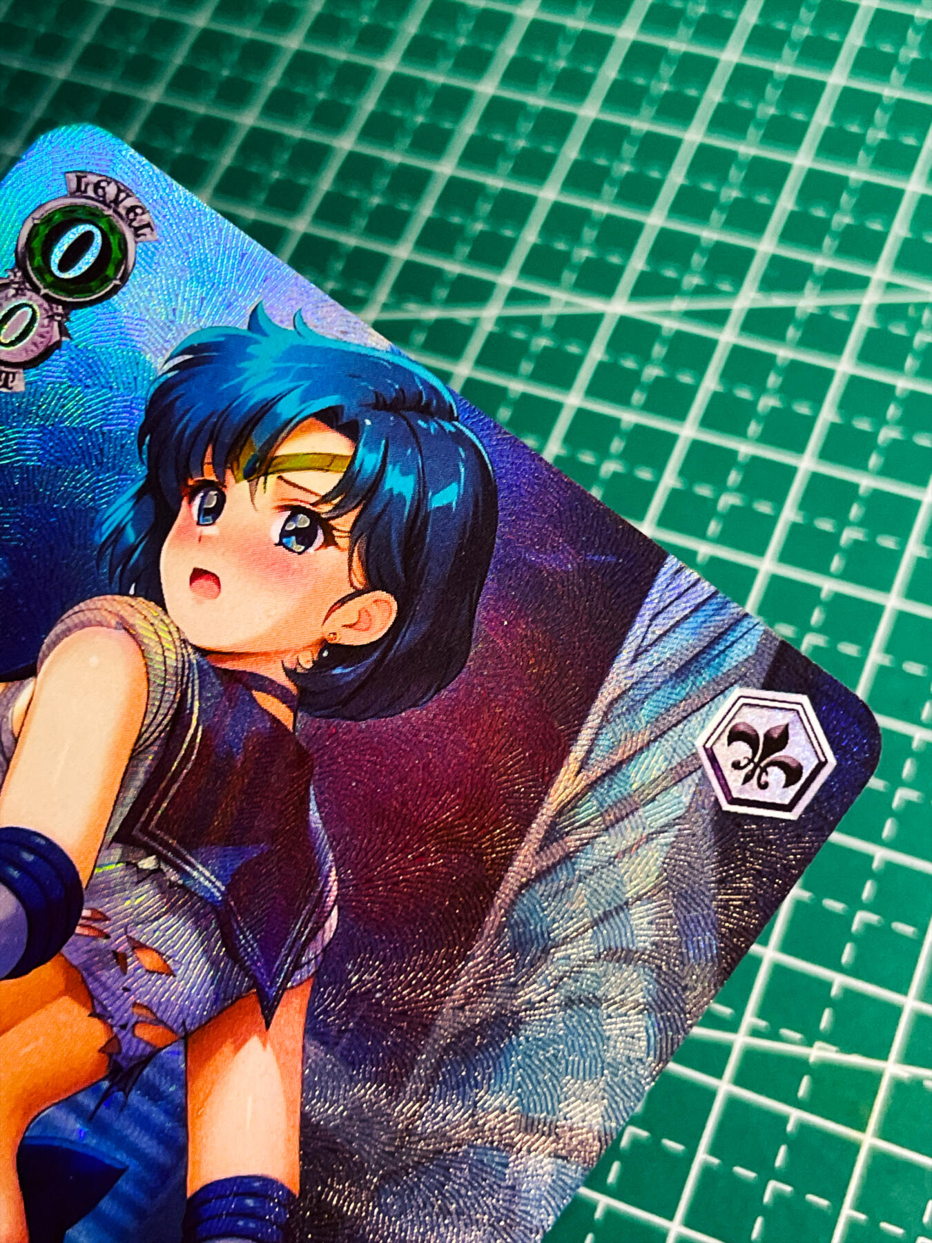 显眼宝34期 佣金1起 10月15日晚22:30截止  嘎嘎鸭卡牌   超级经典绝版卡    美少女战士   战损木野真琴   共1张   折彩工艺   小卡尺寸  60*87