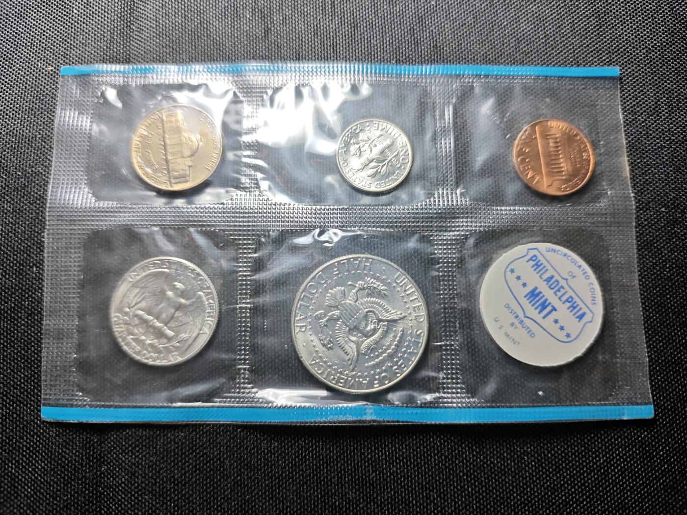 KK钱币收藏小铺  （套币 批量/好品散币 银币）专场  2月预留时间 周末发货  美国1964年大小面值清年一套 造币厂原封 好品 带3枚高银！