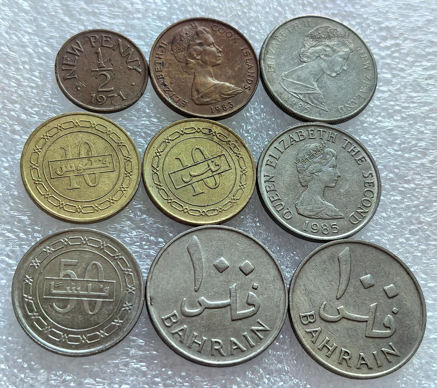 外国优质纪念币银币，周六晚上九点倒数截拍，满百包邮，可寄存半年，喜欢朋友微信扫描二维码可直接参拍 巴林库克等一堆