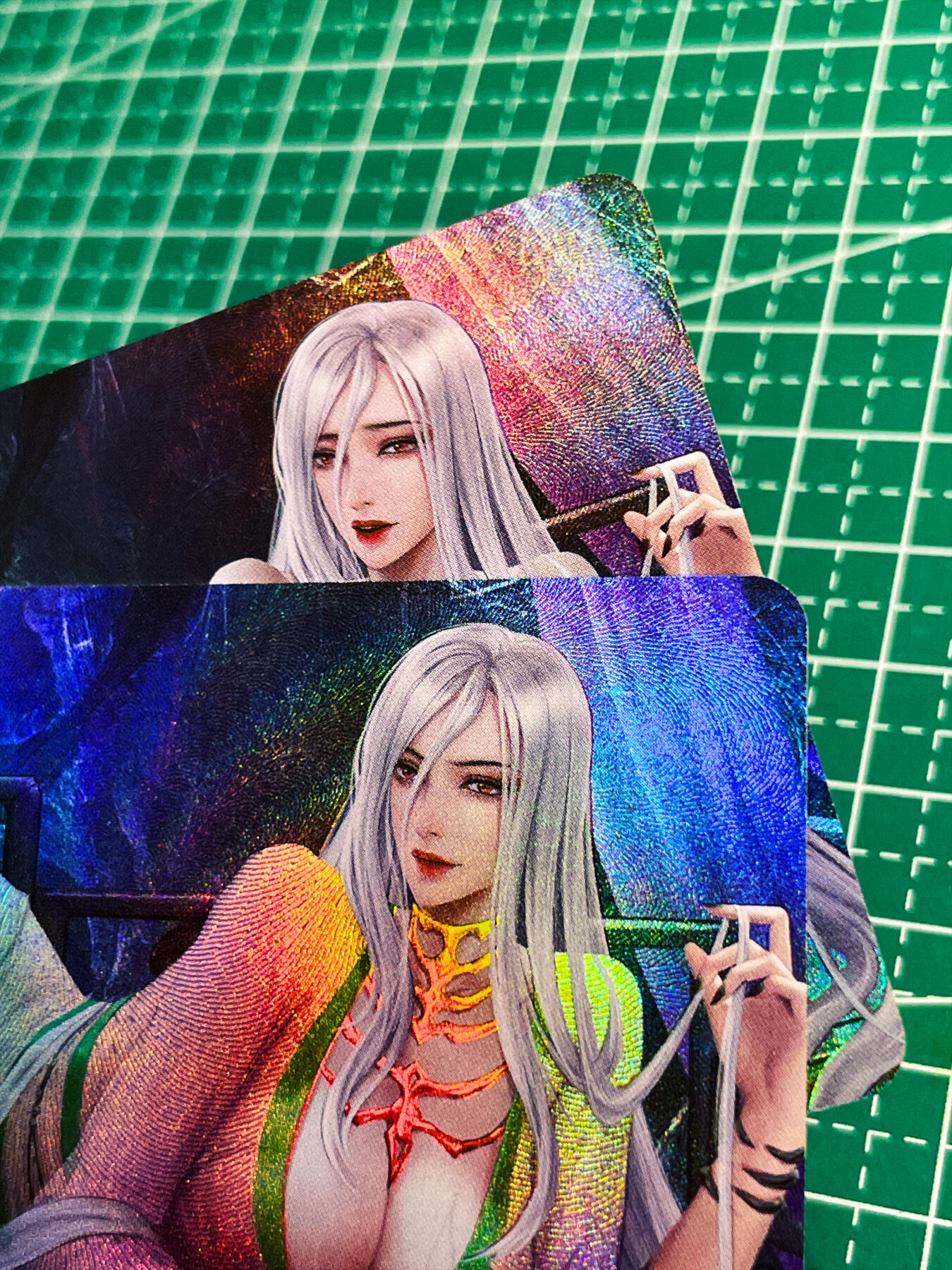 显眼宝34期 佣金1起 10月15日晚22:30截止  嘎嘎鸭 对卡一对  白骨夫人 折光彩闪 小卡尺寸