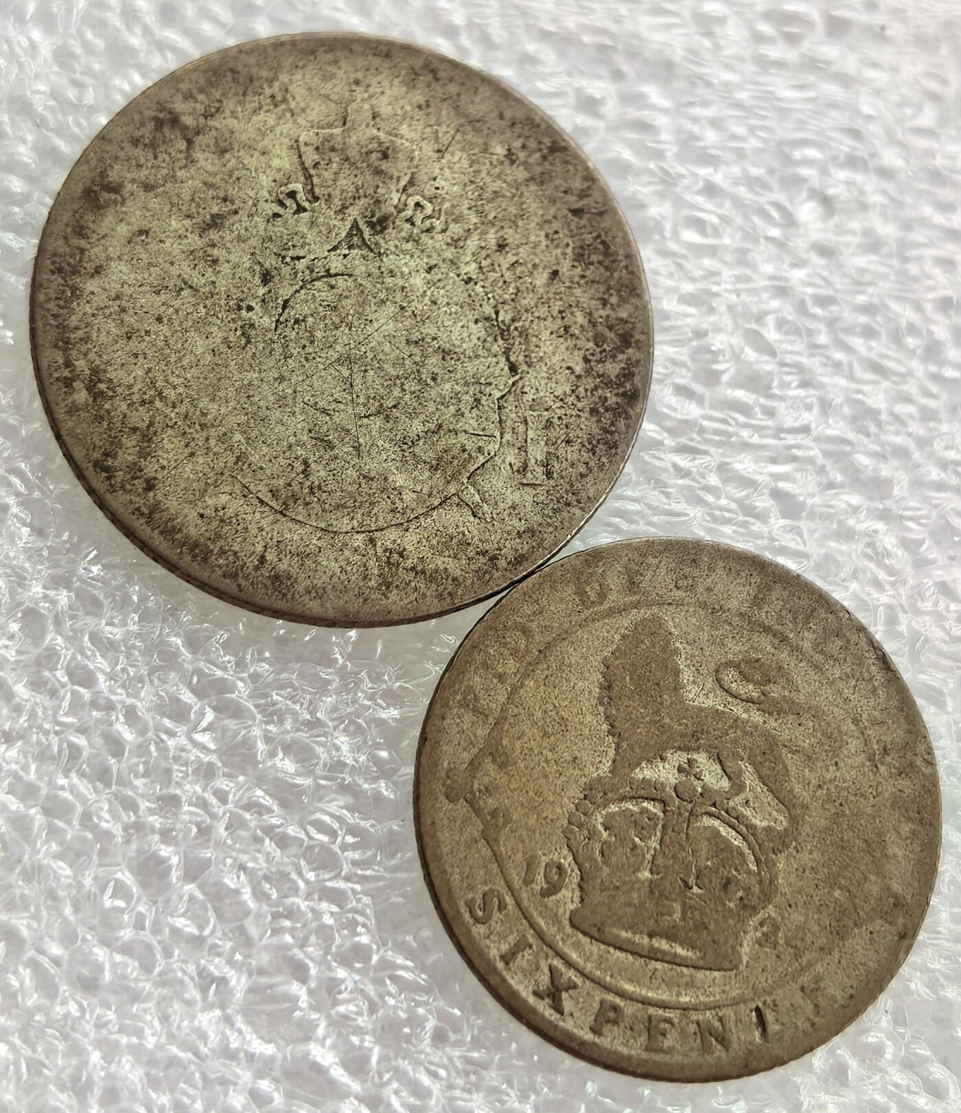 外国优质纪念币银币，周六晚上九点倒数截拍，满百包邮，可寄存半年，喜欢朋友微信扫描二维码可直接参拍