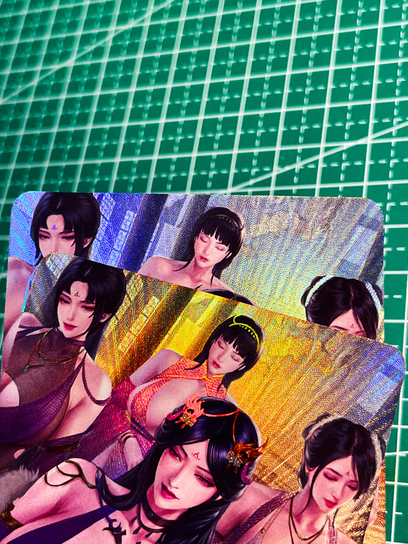 显眼宝34期 佣金1起 10月15日晚22:30截止  嘎嘎鸭 对卡一对 幻音坊   折光彩闪 小卡尺寸