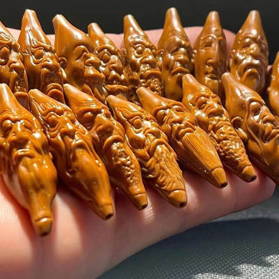 橄榄柳叶核《十八罗汉》纯手工柳叶核长串脖挂,大籽柳叶 橄榄柳叶核《十八罗汉》纯手工柳叶核长串脖挂,大籽柳叶