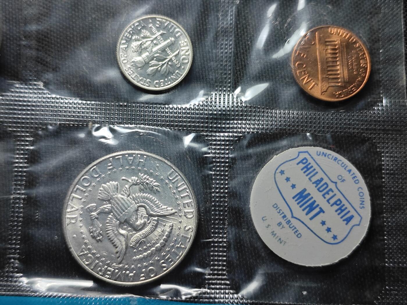 KK钱币收藏小铺  （套币 批量/好品散币 银币）专场  2月预留时间 周末发货  美国1964年大小面值清年一套 造币厂原封 好品 带3枚高银！