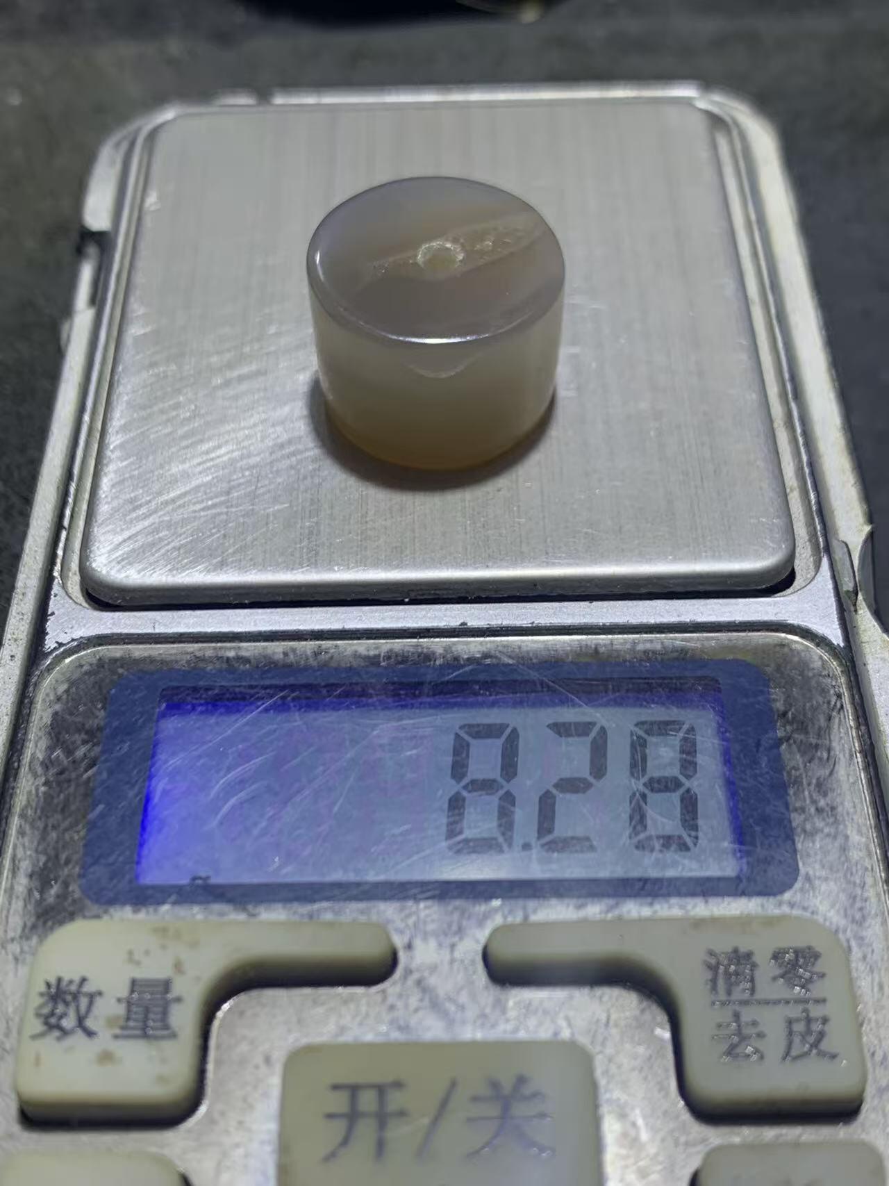 精美冰飘蒙料冻料战国红玛瑙随形墩子一个，