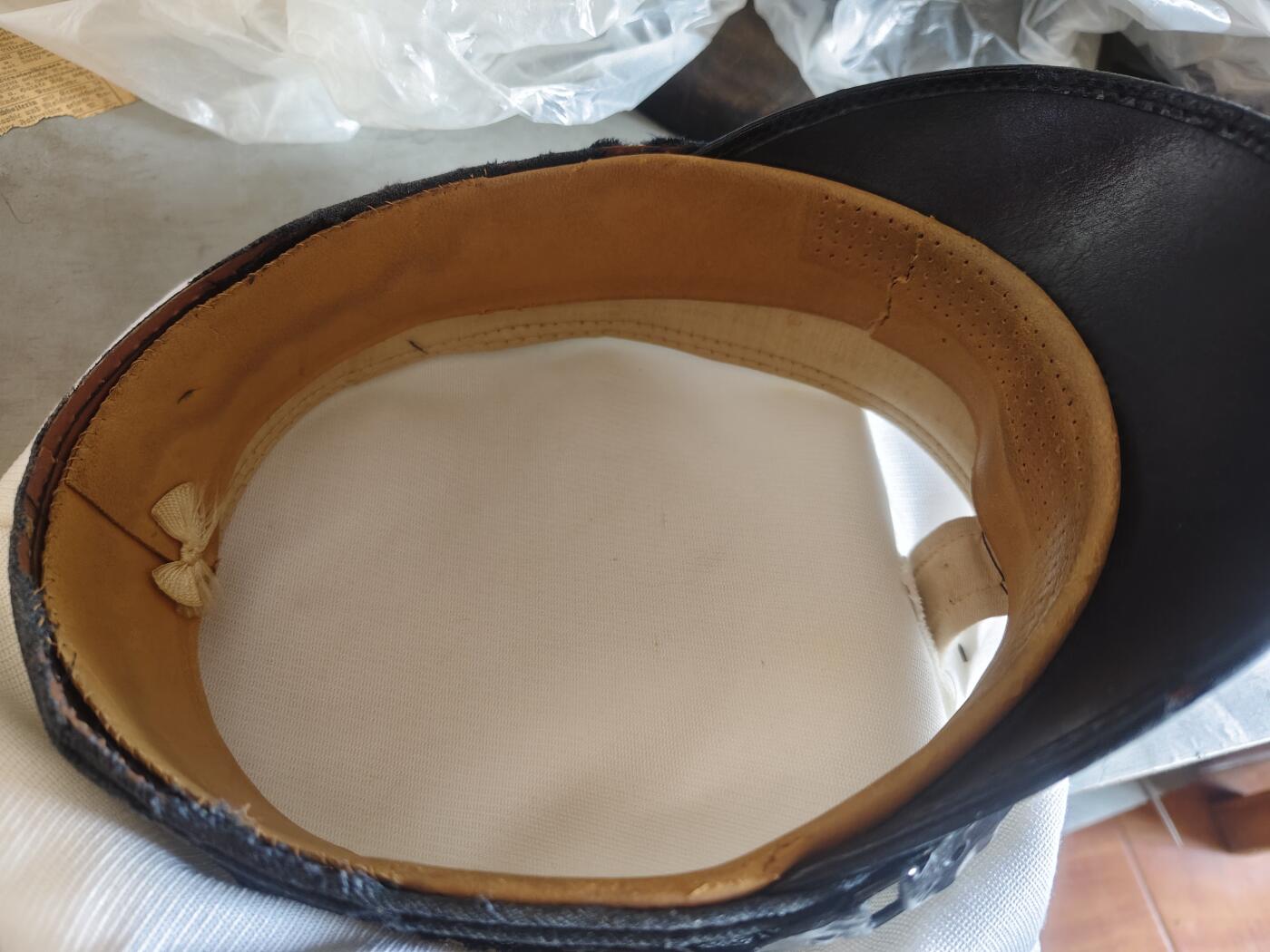 凯旋世界勋赏（第19期）（欢迎送拍）（对拍品有疑问请询问客服，不接受到手刀，出价默认拍品品相。请认真阅读拍卖规则！出价默认已认可！）（收到货请录制开箱视频，无视频概不处理问题。） 铭记历史！Ww两，德三空军士官夏季白色大檐帽，黑色牙线工兵，57.5头围，早期版本