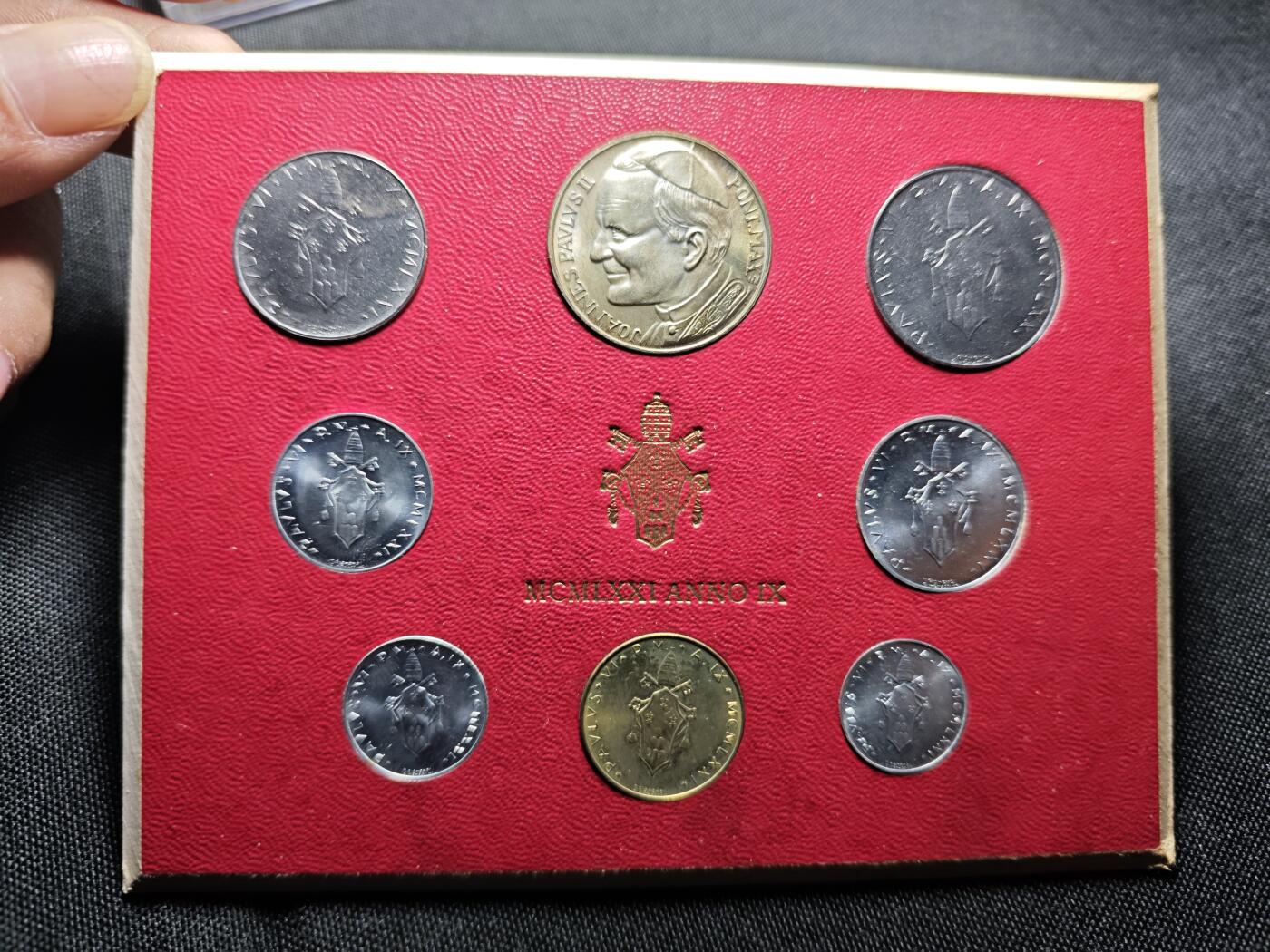 KK钱币收藏小铺  （套币 批量/好品散币 银币）专场  2月预留时间 周末发货  梵蒂冈大小面值套币 含镀银章