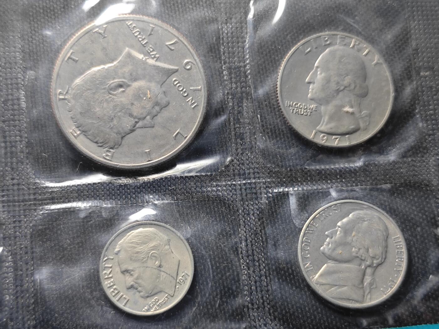 KK钱币收藏小铺  （套币 批量/好品散币 银币）专场  2月预留时间 周末发货  美国1971年大小面值清年2套一封 官方造币厂原封