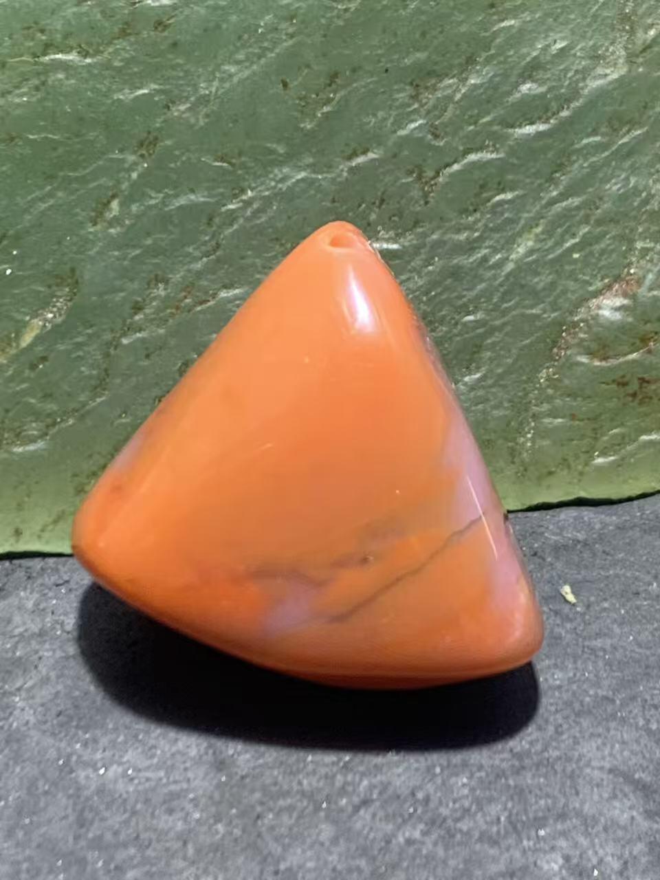 柿子红千层纹南红玛瑙通货随形珠一颗，