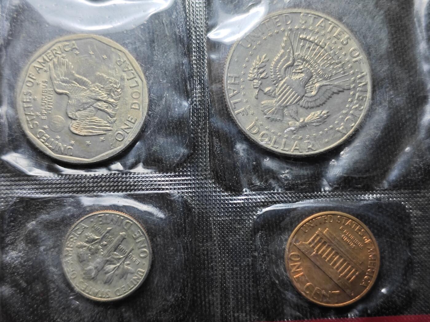 KK钱币收藏小铺  （套币 批量/好品散币 银币）专场  2月预留时间 周末发货     1979美国大小面值清年一套 含苏珊一元