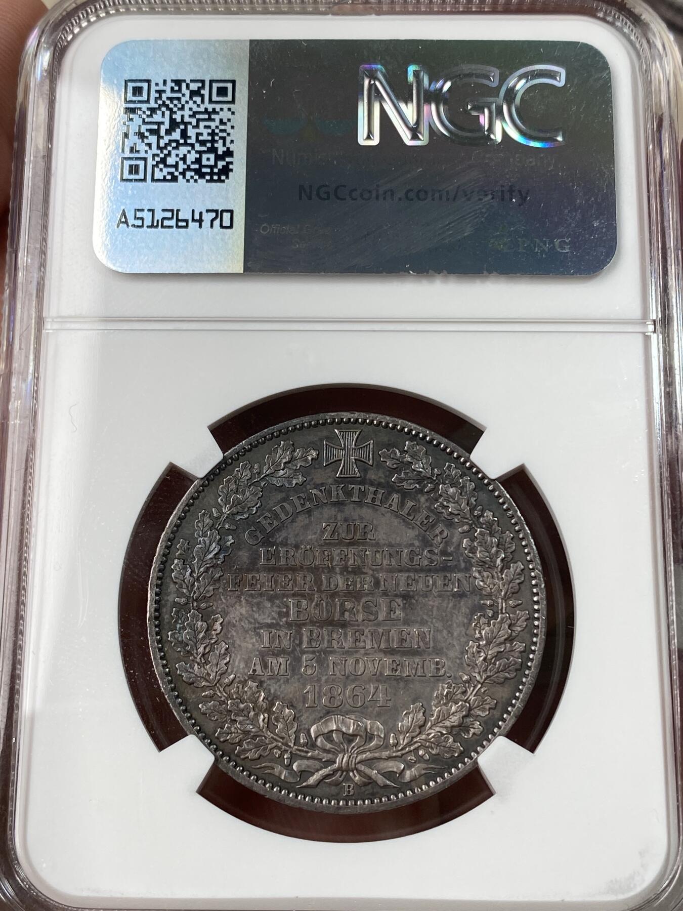 万国钱币拍卖第053期【万国秋季大拍上●周五周六两场连拍】 NGC MS62 1864年德国不莱梅证券交易所1泰勒 发行量仅5000枚联合泰勒名誉品种 其建筑细节刻画丝丝入扣 均匀紫罗兰色包浆