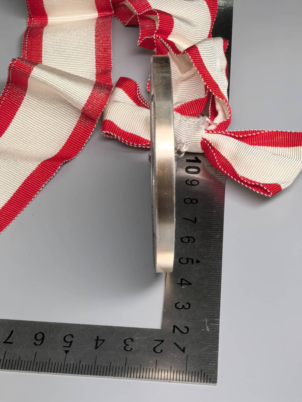 小驴勋章奖章收藏10月18日周六晚6点拍卖（珍爱和平，收藏战争，铭记历史，勿忘国耻，忠党爱国。有偿代拍，送拍规则在简介最后，参拍须阅读规则后再参拍，关系到运费包装发货时效真假辨别等关键信息，店主微信码在最后一拍品） 交通社业绩奖牌，又大又重