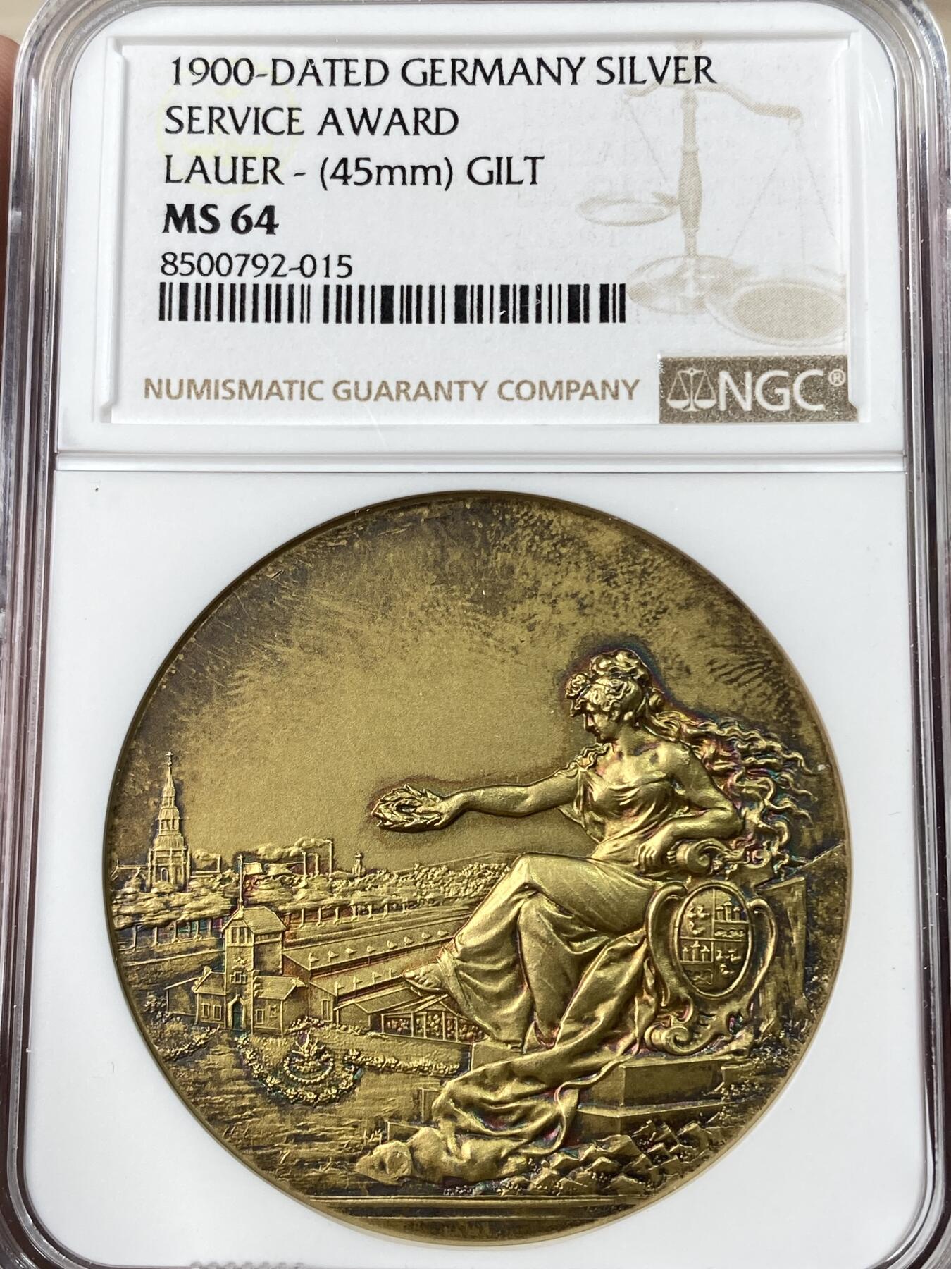 万国钱币拍卖第053期【万国秋季大拍下●周五周六两场连拍】 NGC MS64 1900年德国城市服务卓越贡献纪念镀金大银章 日耳曼女神为城市献上桂冠 NGC唯一评级冠军分 镀金层均匀浓厚 城市景观极其精细