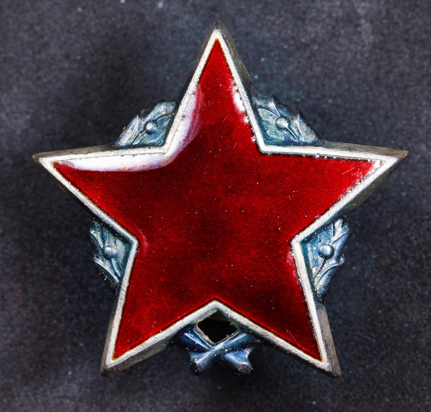 【俄甄集藏】2025年(044)11-12星期三晚 19:30 全场包邮 南斯拉夫二战游击队之星勋章，苏联代铸版，银质珐琅，4478号，全品