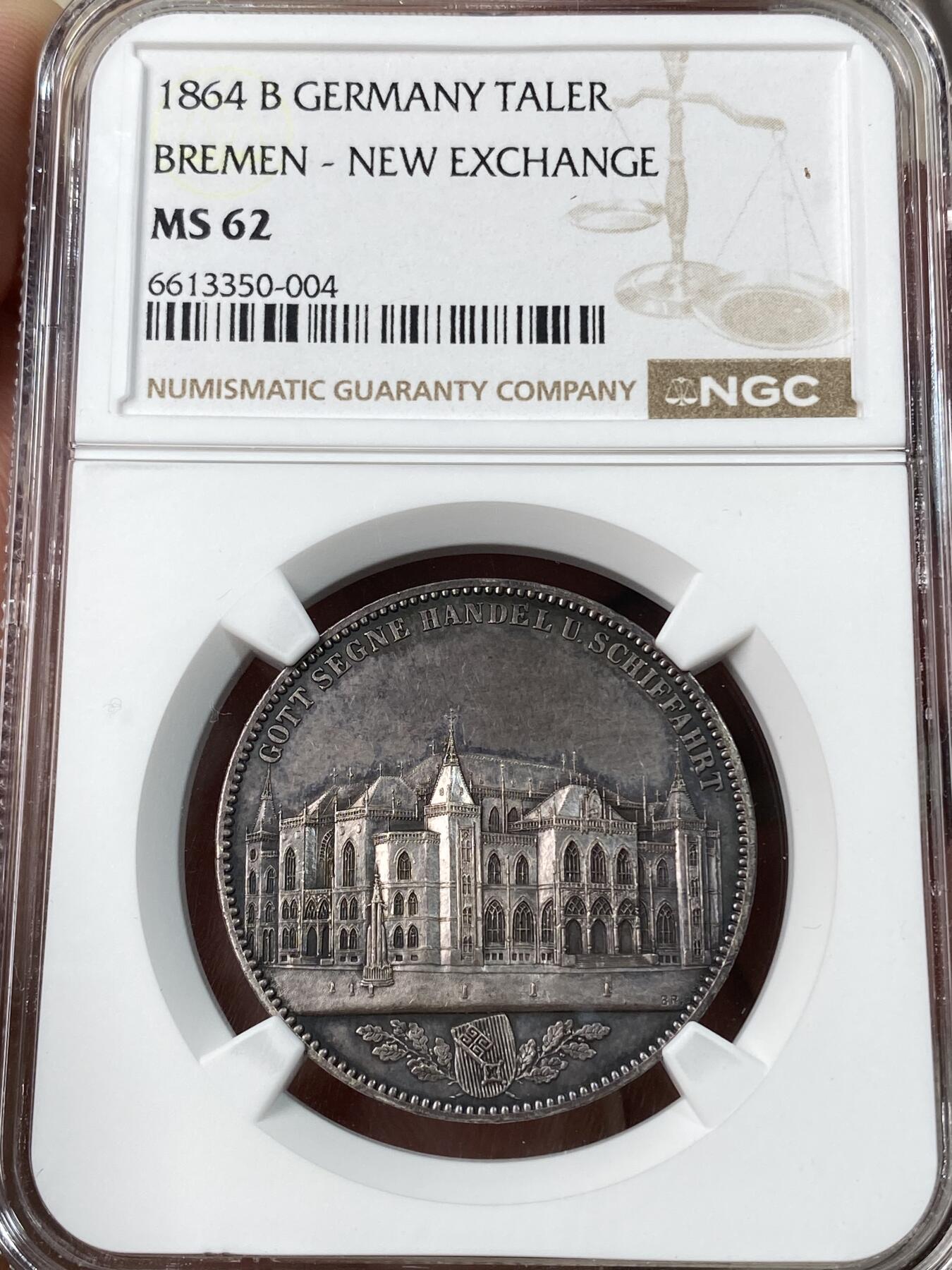 万国钱币拍卖第053期【万国秋季大拍上●周五周六两场连拍】 NGC MS62 1864年德国不莱梅证券交易所1泰勒 发行量仅5000枚联合泰勒名誉品种 其建筑细节刻画丝丝入扣 均匀紫罗兰色包浆