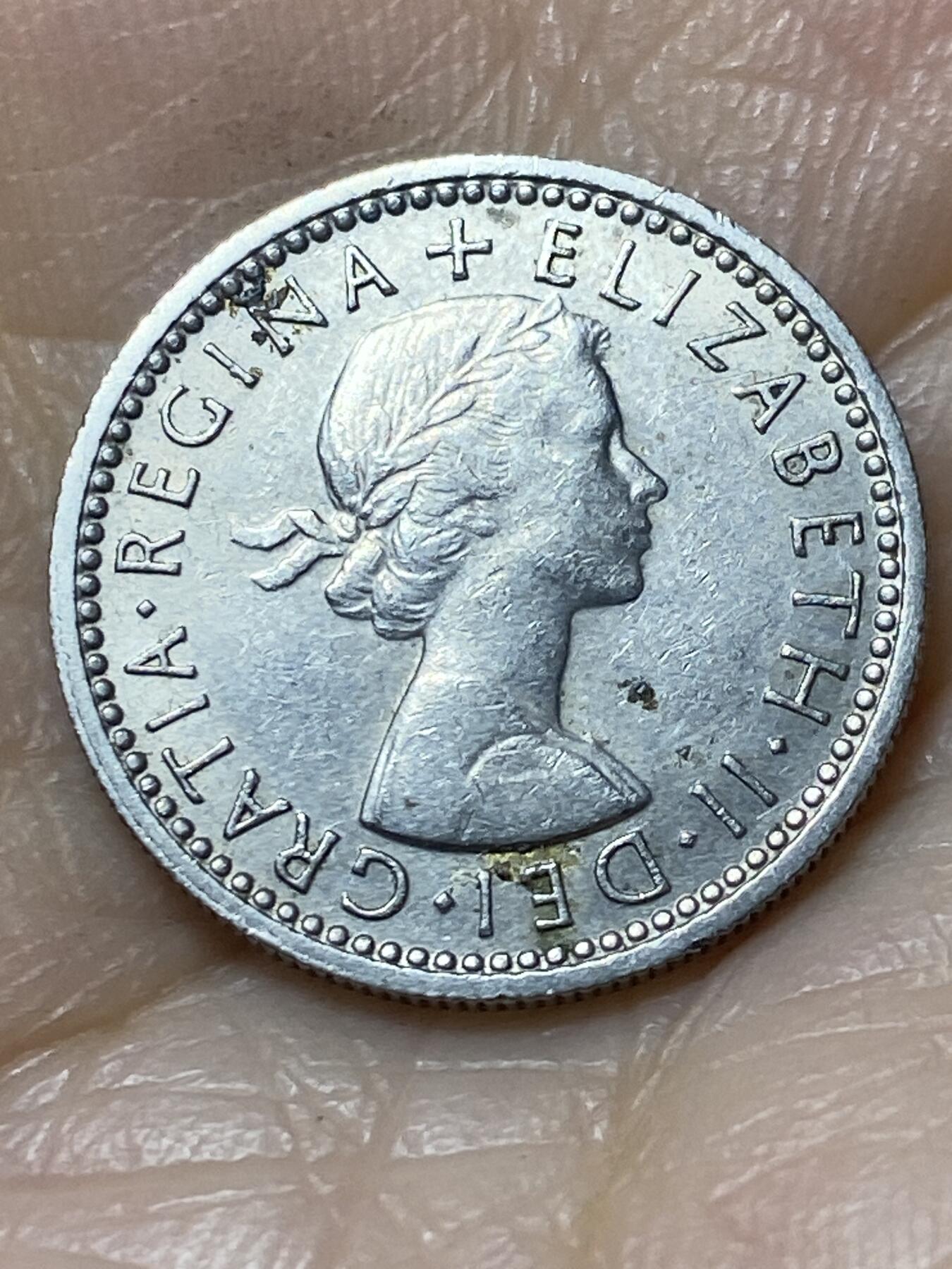 2025年第一百一十一场(总第一百三十七场）外国好品散币(免佣金) 英国🇬🇧1961年6便士(伊丽莎白二世青年桂冠第二版)