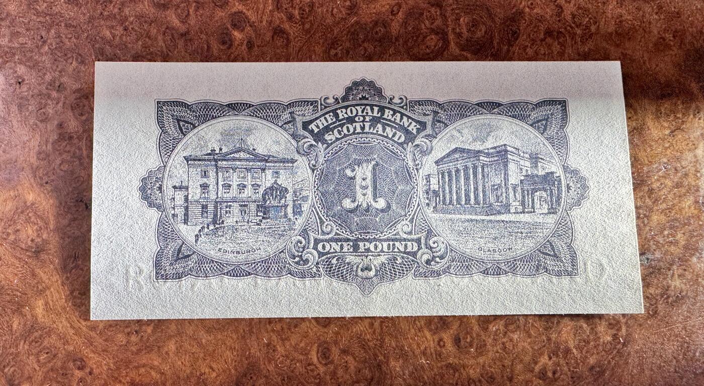 得物收藏 Chase Auction 第34期 - - 外钞、民国钞和人民币混合场！持续更新中！ 苏格兰皇家银行1镑，品相如同！